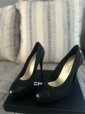 CHANEL Black Suede and Leather Cap-Toe Stiletto Pumps